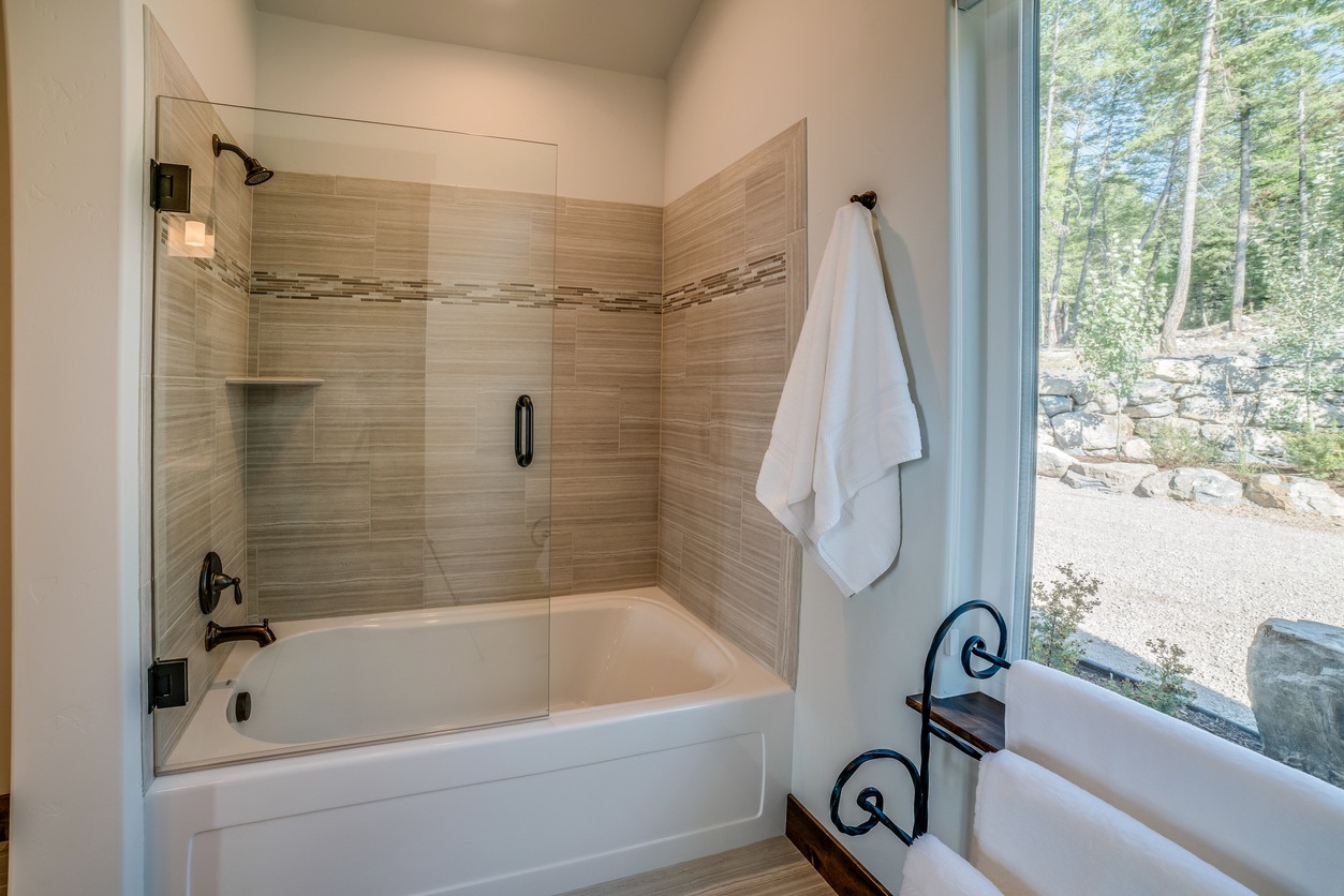 Shower & Tub Repair in Tamiami